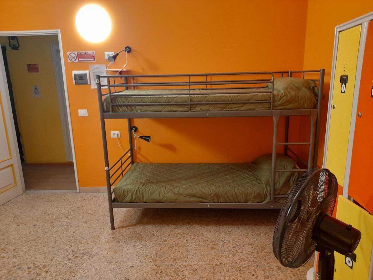Pisa Train Station Hostel Luaran gambar