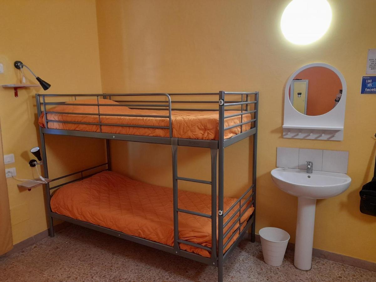 Pisa Train Station Hostel Luaran gambar